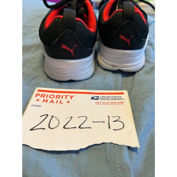 Boys red & black Puma athletic shoes size 11.5 - Picture 2 of 5